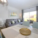 Port Luxury Orion 아파트 에스테포나